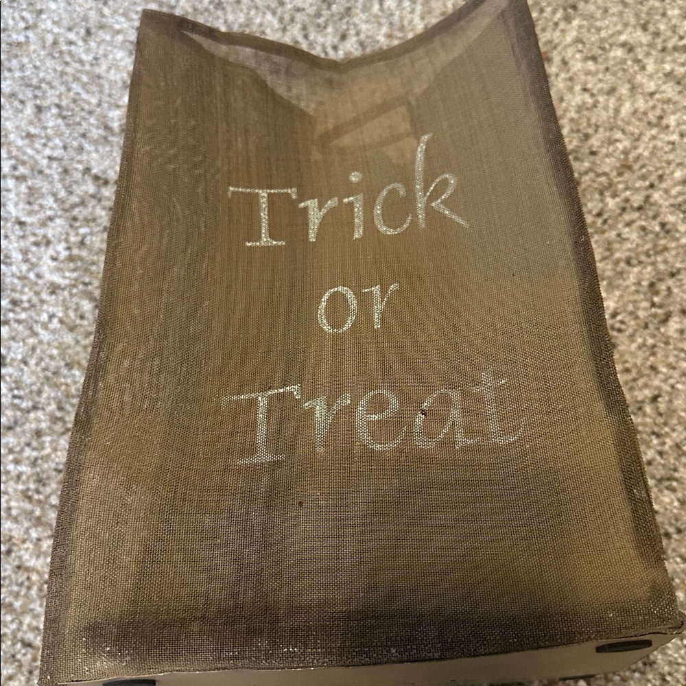 Happy Halloween 🎃 Fun Vintage Paper Bag Trick or Treat Light or Candle Holder - Picture 8 of 8
